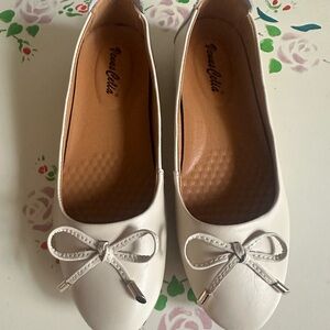 Beige Bow Ballet Flats